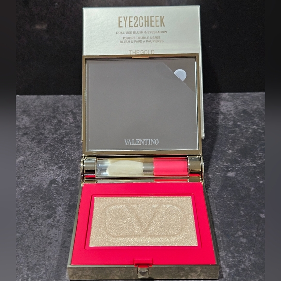 Valentino Garavani Other - VALENTINO The Gold Eye2Cheek 2-in-1 Eyeshadow and Blush #600 Put A Spike On It